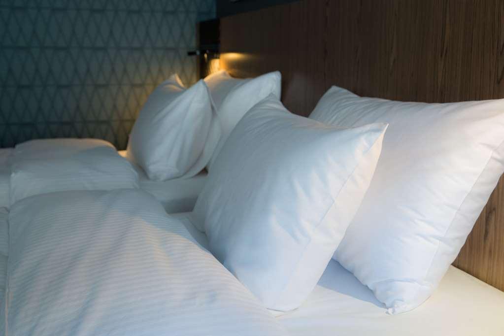 Radisson Blu Udaipur Palace Resort & Spa Szoba fotó