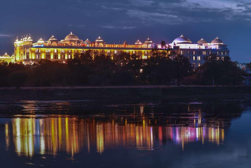 Radisson Blu Udaipur Palace Resort & Spa Kültér fotó